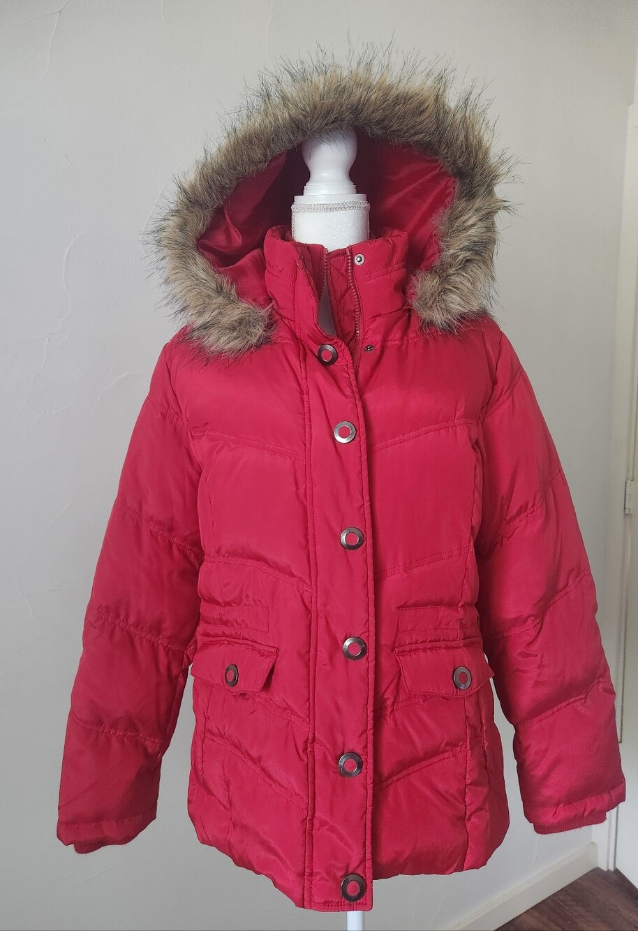 New York & Company Womens Red Puffer Jacket with Faux Fur Hood